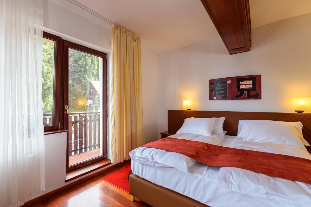 Boutique Hotel Casa Emil Пояна-Брашов Экстерьер фото