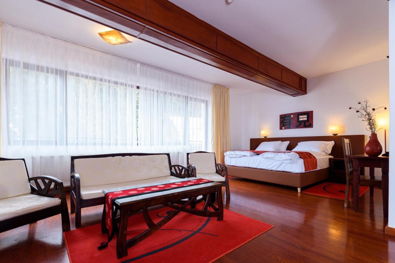 Boutique Hotel Casa Emil Пояна-Брашов Экстерьер фото