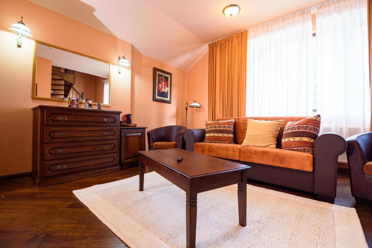 Boutique Hotel Casa Emil Пояна-Брашов Экстерьер фото