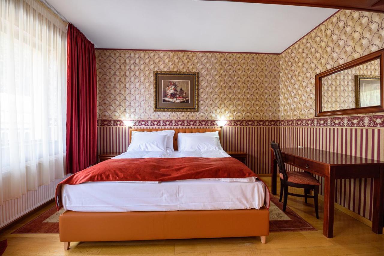 Boutique Hotel Casa Emil Пояна-Брашов Экстерьер фото