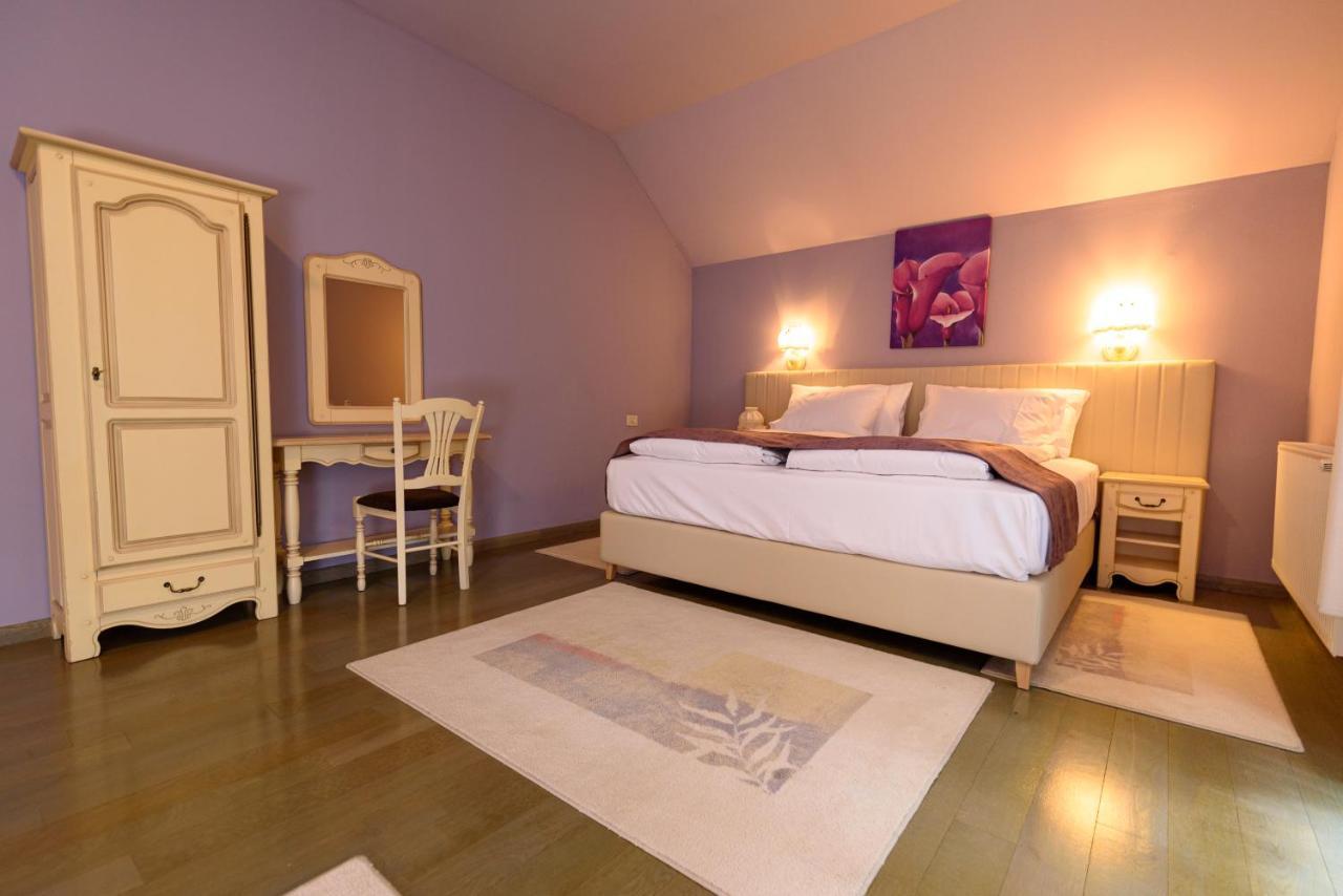 Boutique Hotel Casa Emil Пояна-Брашов Экстерьер фото